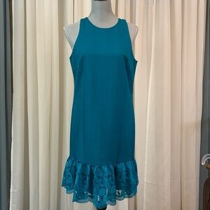 TRINA Turk Berry dress scalloped lace peplum sleeveless hook/eye/zip closure sz4